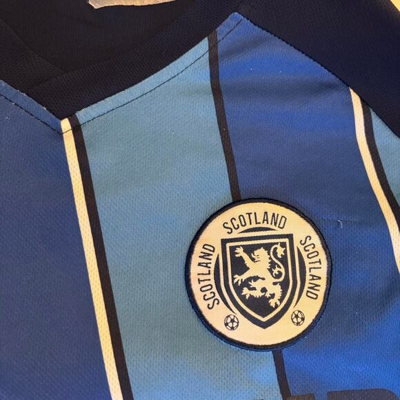 Scotland 2016-17 Home Football Shirt - Fits Like Medium - Picture 2 of 4